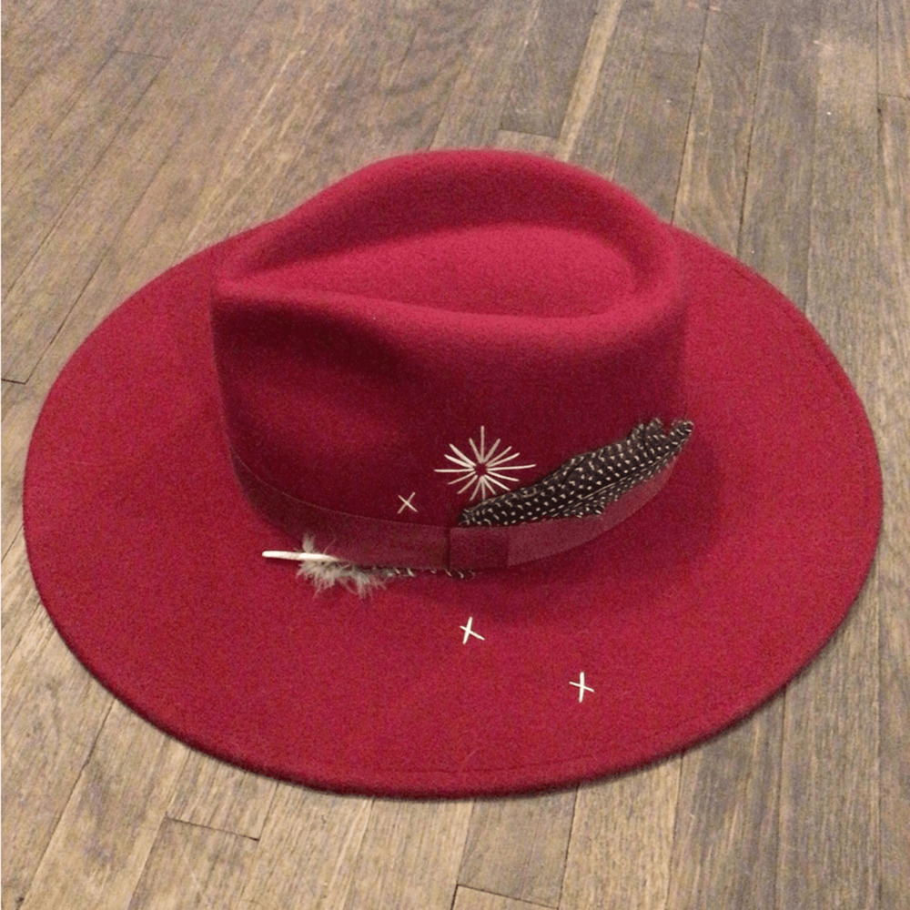 NEW! Rare Wyeth Crimson Boho rancher
